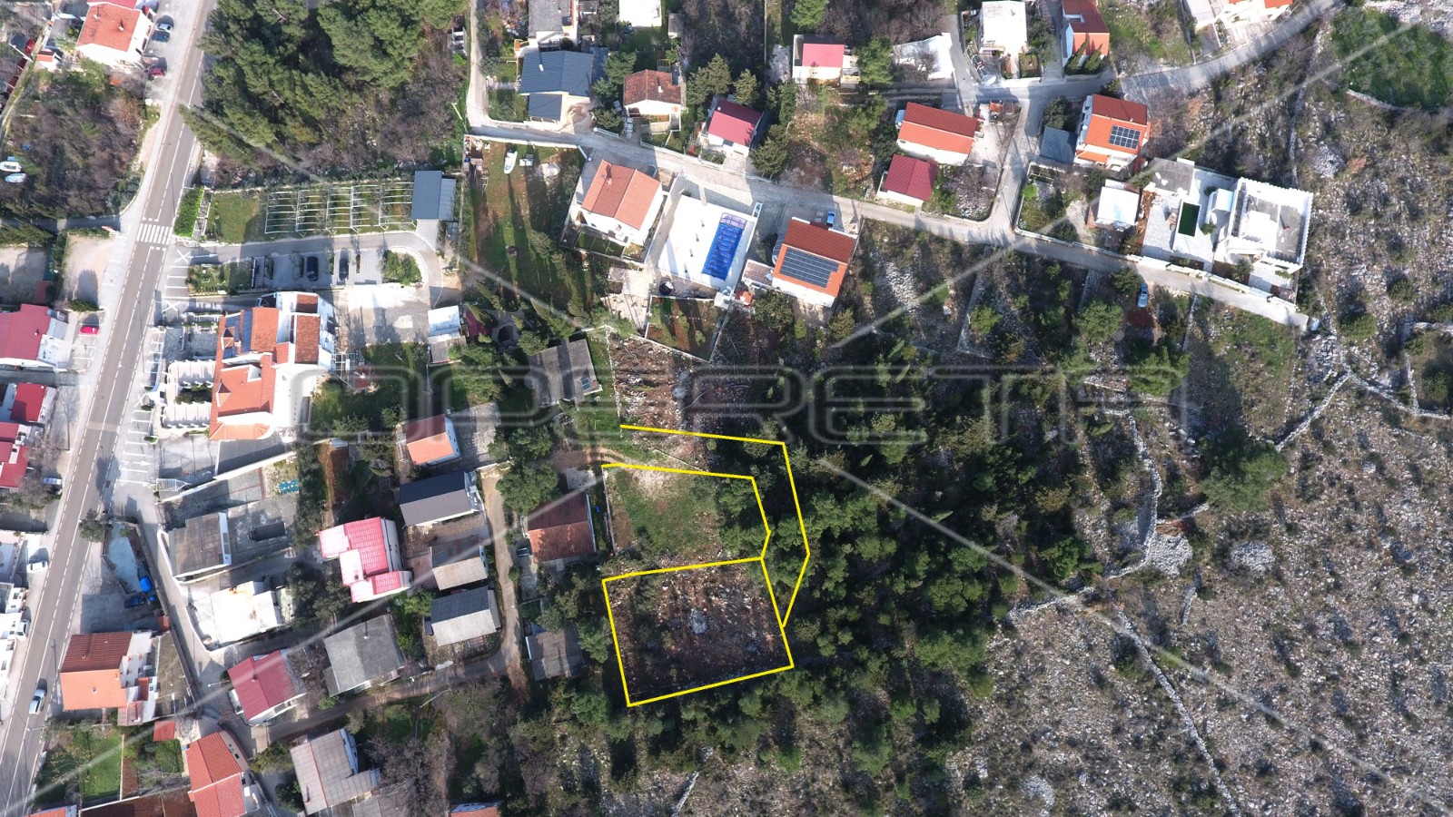 Građevinsko zemljište sa borovom šumom u centru Starigrada, 425m2 - cover