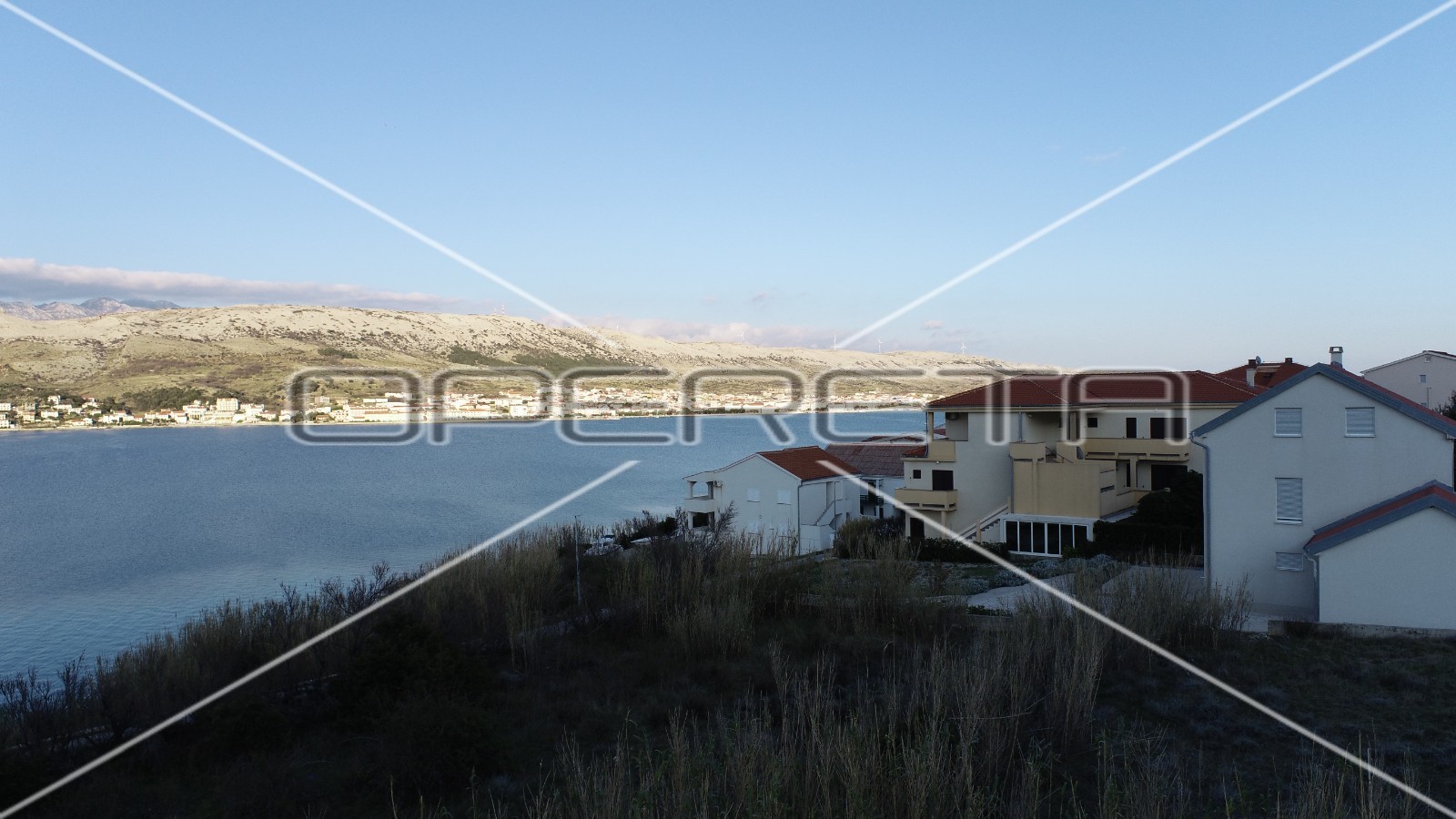 Građevinsko zemljište za stambenu gradnju uz more, 775 m2, Pag - cover