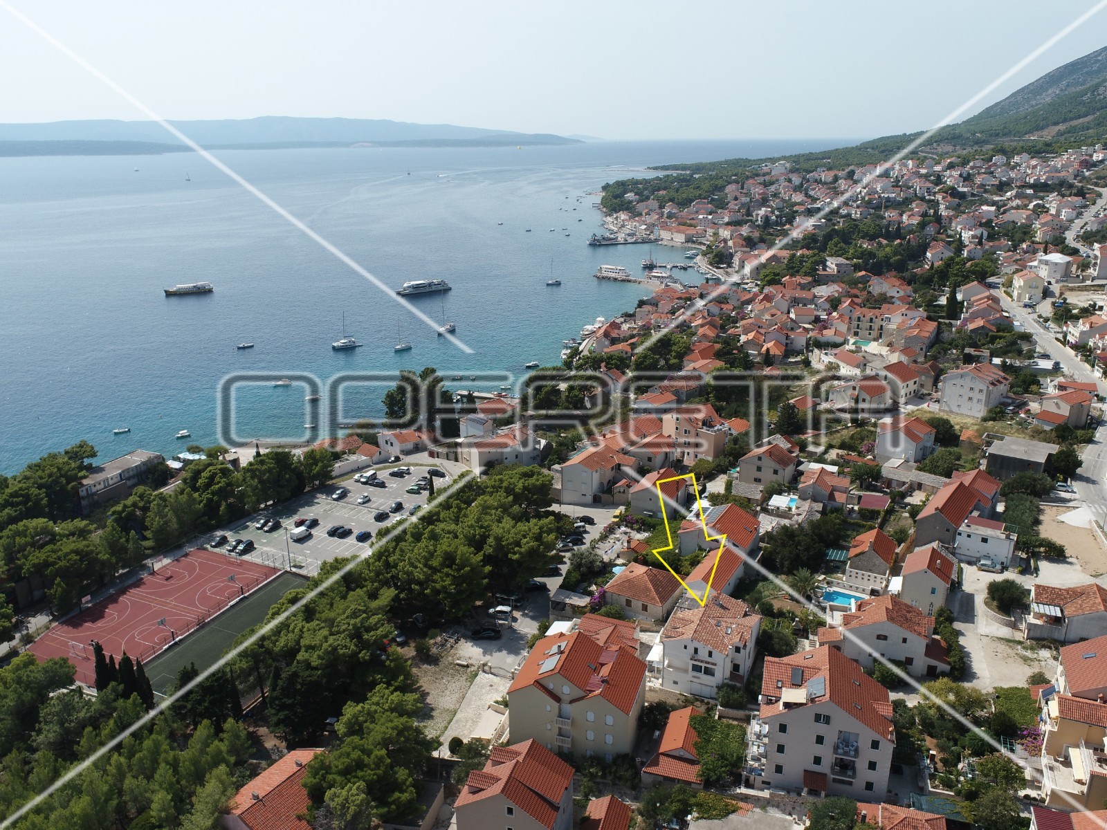 Stan do plaže, 94m2 u mjestu Bol na otoku Braču - cover